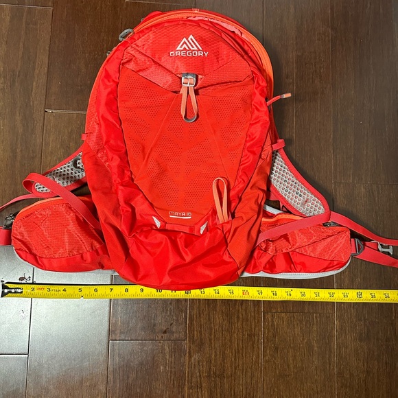 Gregory Maya 16 Backpack Red Women’s Hiking Daypack Hydration Ready - Picture 9 of 9
